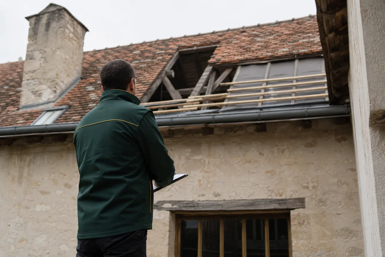 Expert en bâtiment à Toulouse pour inspecter une toiture